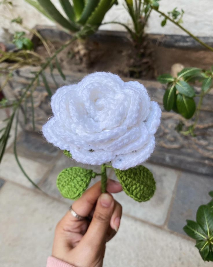 SINGLE ROSE CROCHET