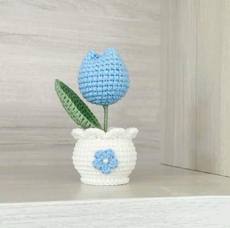 Tulip Flower Pot j